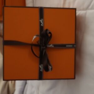 Hermes box